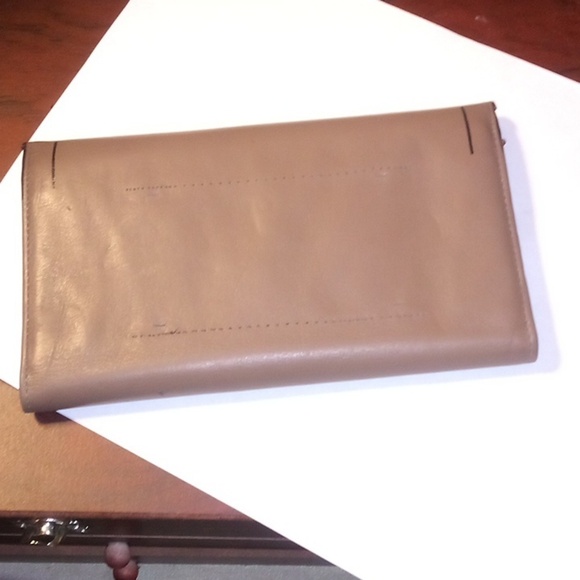 John Weitz LT Brown Checkbook Wallet - Picture 14 of 16